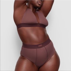 2 SKIMS BRALETTES